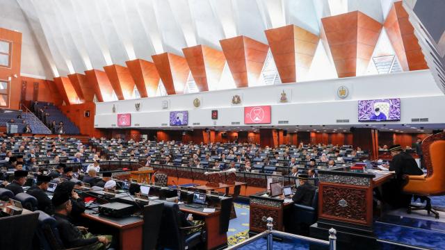 Malayziyanın Ənvər İbrahim hökuməti parlamentdə üçdə iki etimad səsi aldı