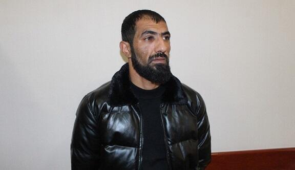 23 min oğurladı: klublarda xərclədi, bahalı paltar aldı