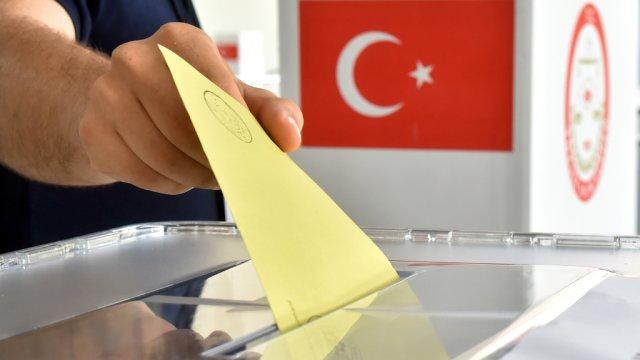 AKP prezident seçkisinin vaxtını dəyişir