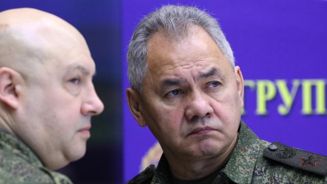 Rusiyanın müdafiə naziri Ukraynada döyüşən rus qoşunlarını yoxlayır