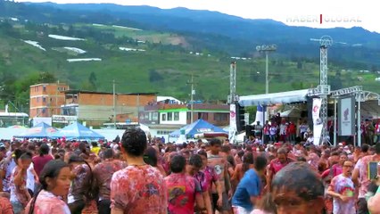 Kolumbiyada Tomatina festivalı keçirilib